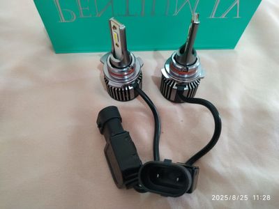 Avto LED lampa sotiladi.