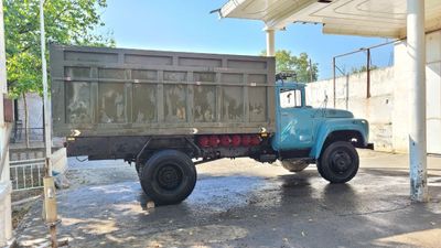 Zil 1984yil. 10.200$ naqka realni oledigonlar tel qilsn