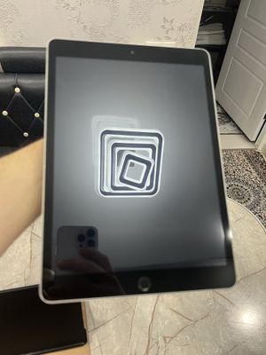 iPad 9 / 64 gb / silver