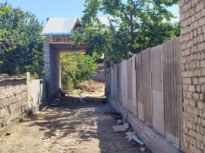 срочно прадается участок 6 соток на 2 комнаты