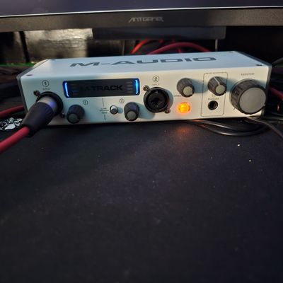 M Audio m-track Professional zvukavoy karta