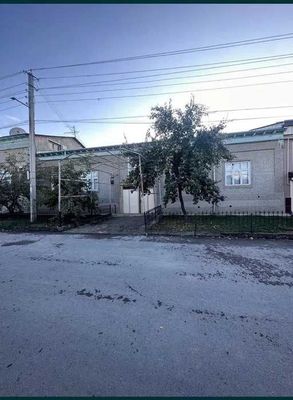Срочно сдается дом рядом с рынком Урикзар,8 комнат,6 соток.