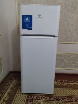 Холодильник INDESIT