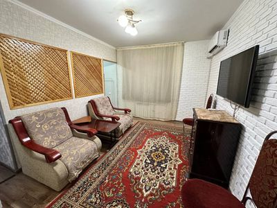 Аренда 1в2 на Максим Горького