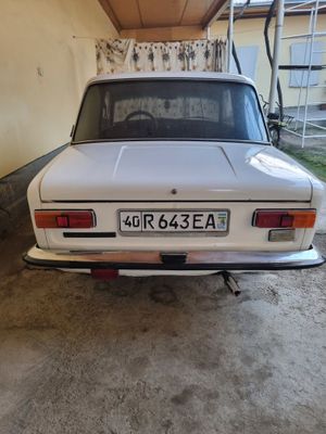 Vaz 2101 sotiladi