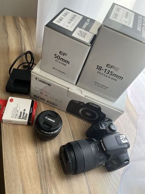 Фотоаппарат Canon EOS 850D + два объектива 50-1.4 и 18-135