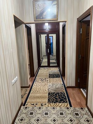 Сдаю 3-х комнатную квартиру в центре города