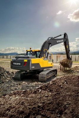 Экскаватор Гусеничный VOLVO EC200D