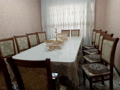 Срочно продам стол, стулья.