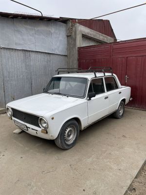 Vaz 21011 sotiladi holati orta srochna