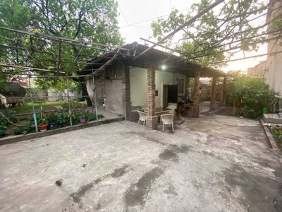 Продам участок - 12 соток , ул. Ракатбоши, угловой, фасад 40м. х 30м.
