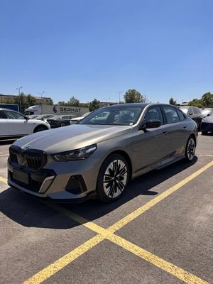 BMW i5 35L 2024 йил