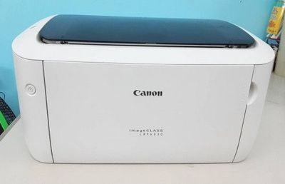 Printer LPB 6030 Oq. Qora chiqaradi