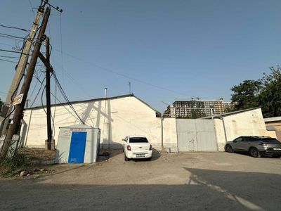 Сдается в аренду территория с офисом и складами (10 соток)