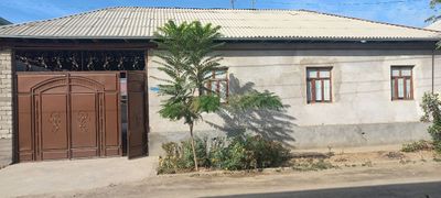 4мавзе худудида 80% битган ховли уй сотилади 5.5 соток