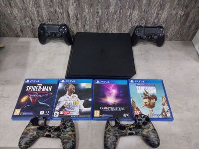 PlayStation 4 slim