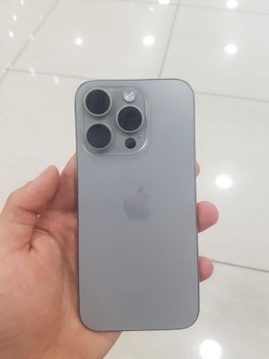 iPhone 15 pro natural titan