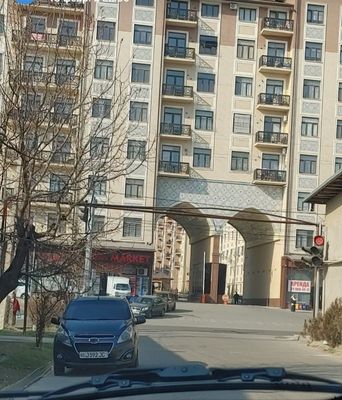Зангиота бек баракада уй