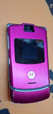 Продам motorola RAZR V3 на запчасти