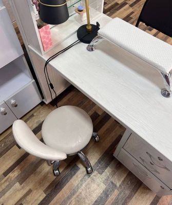 Salon jihozlari sotiladi yangi