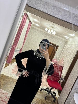 Платья