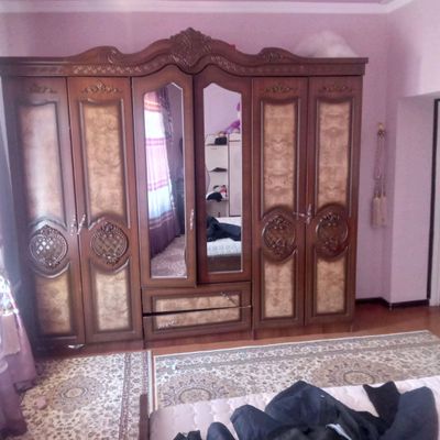 Mebel sotiladi