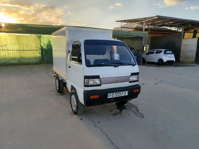 Лабо рефрижатор сотилади