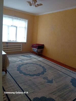 Ангрен шахрида 1хонали 3чи этажда квартира сотилади