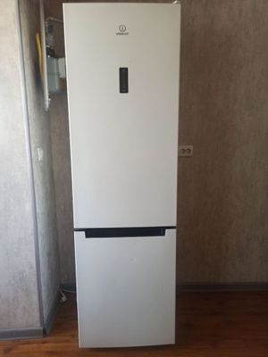 INDESIT xolodilnik sotiladi