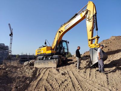 колёсный экскаватор 80