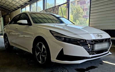Хюндай Элантра - Hyundai Elantra 2.0 Motor 2021-yil eng Full Pozitsiya