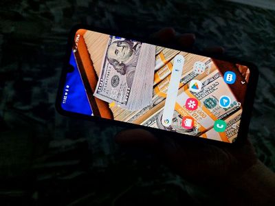 Продаётся телефон Samsung A31.
