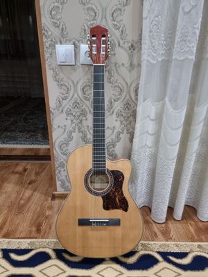 Deviser gitara sotiladi
