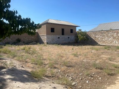 Nurota tumani 55 maktab yonida hovli sotiladi