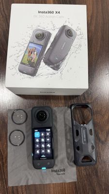 Kamera insta360 X4 б/у айби йўқ.