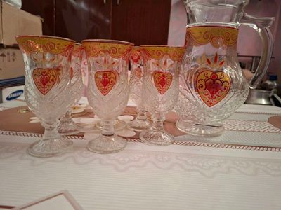kuvshin s stakanom