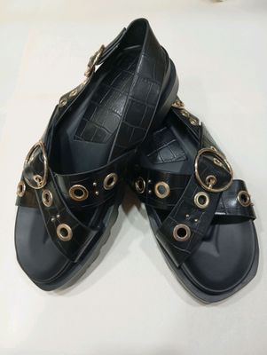Сандалии (Босоножки)кожаные, Stradivarius,37размер