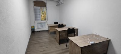 Недорогой офис с мебелью на Версале 20 м2