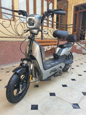 Скутер сотилади 4 акб