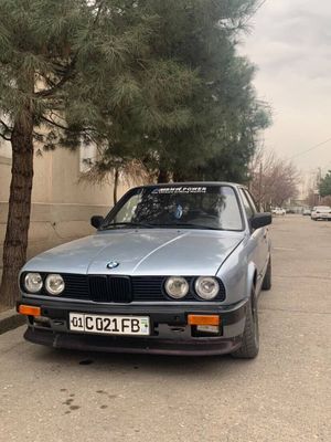 BMW E30 sedan 1987 yil