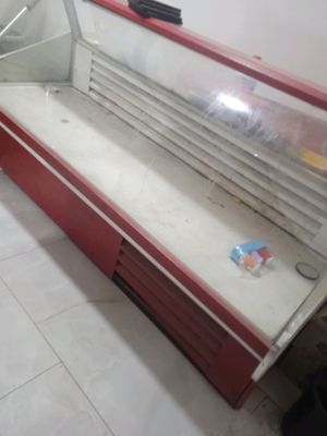 haladenik vitrina sotiladi