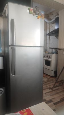 Холодильник LG в