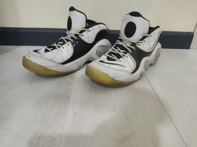 Баскетбольные кроссовки NIKE
