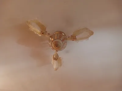 Люстра продаётся срочно 2шт