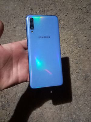 Samsung A70 sotiladi 6/128