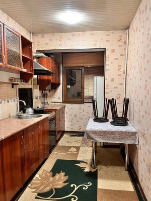 Тошкент шахри Шахристон метроси ёнида квартира бор оилага