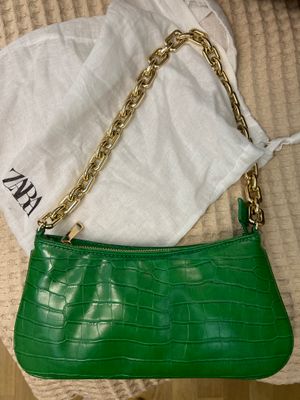 Зелёная сумочка Zara, в идеальном состоянии