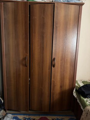 Spalniy mebel sotiladi