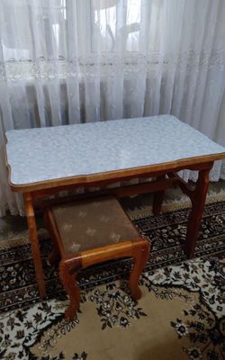Стол и стульчик .