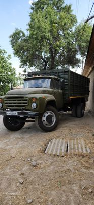 Zil 130 yuk mashina